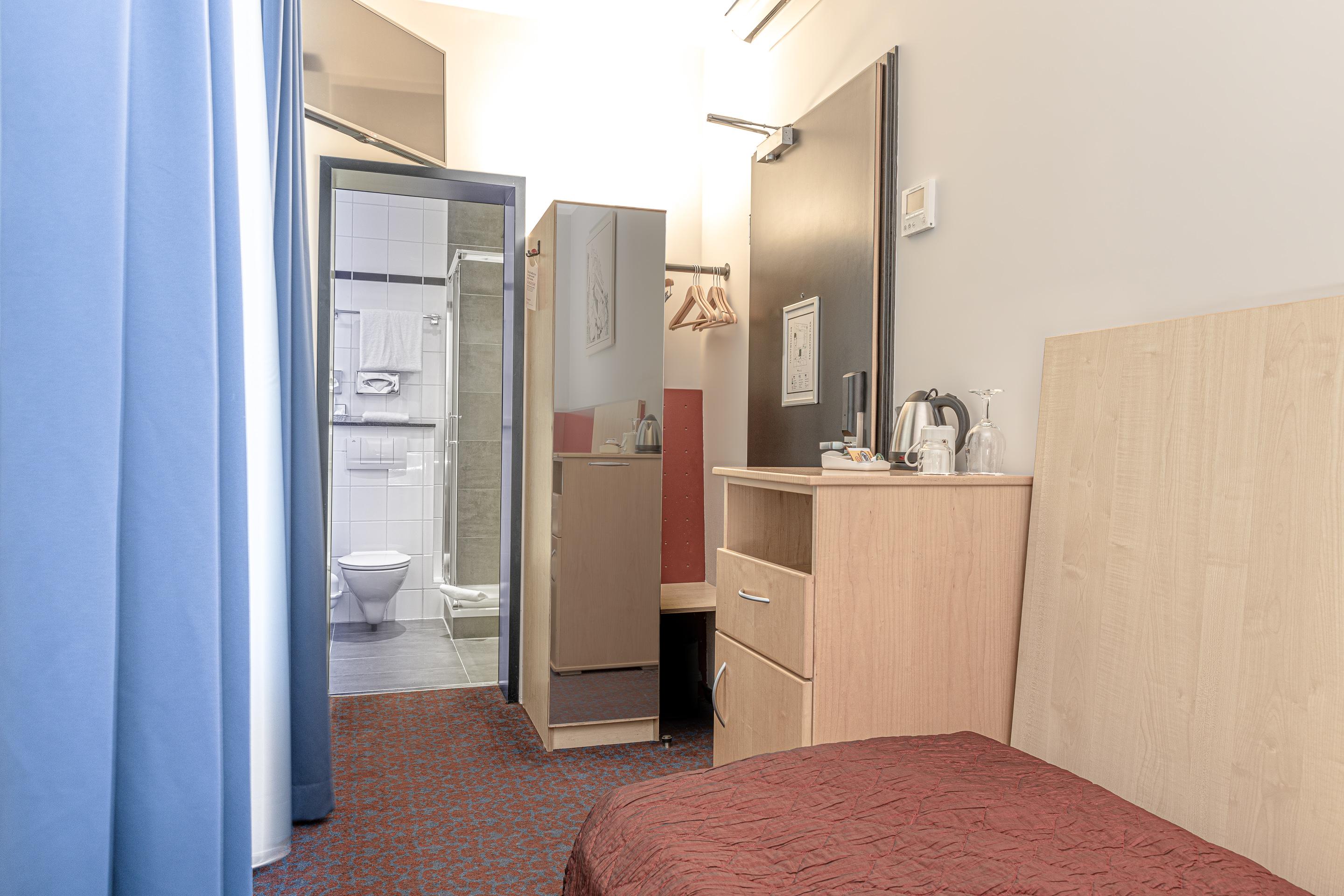Ramada By Wyndham Frankfurt City Centre Франкфурт-на-Майне Экстерьер фото