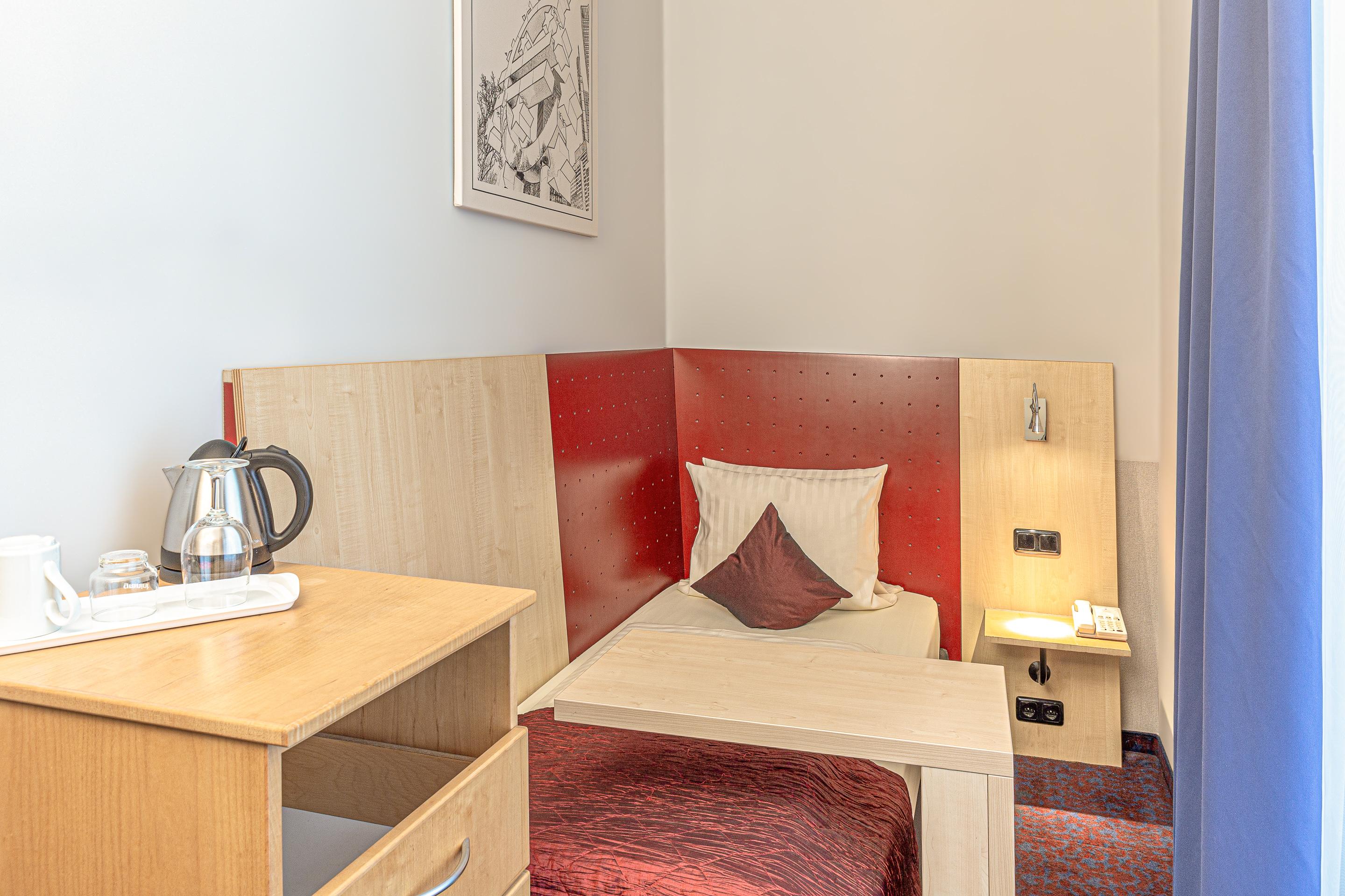Ramada By Wyndham Frankfurt City Centre Франкфурт-на-Майне Экстерьер фото