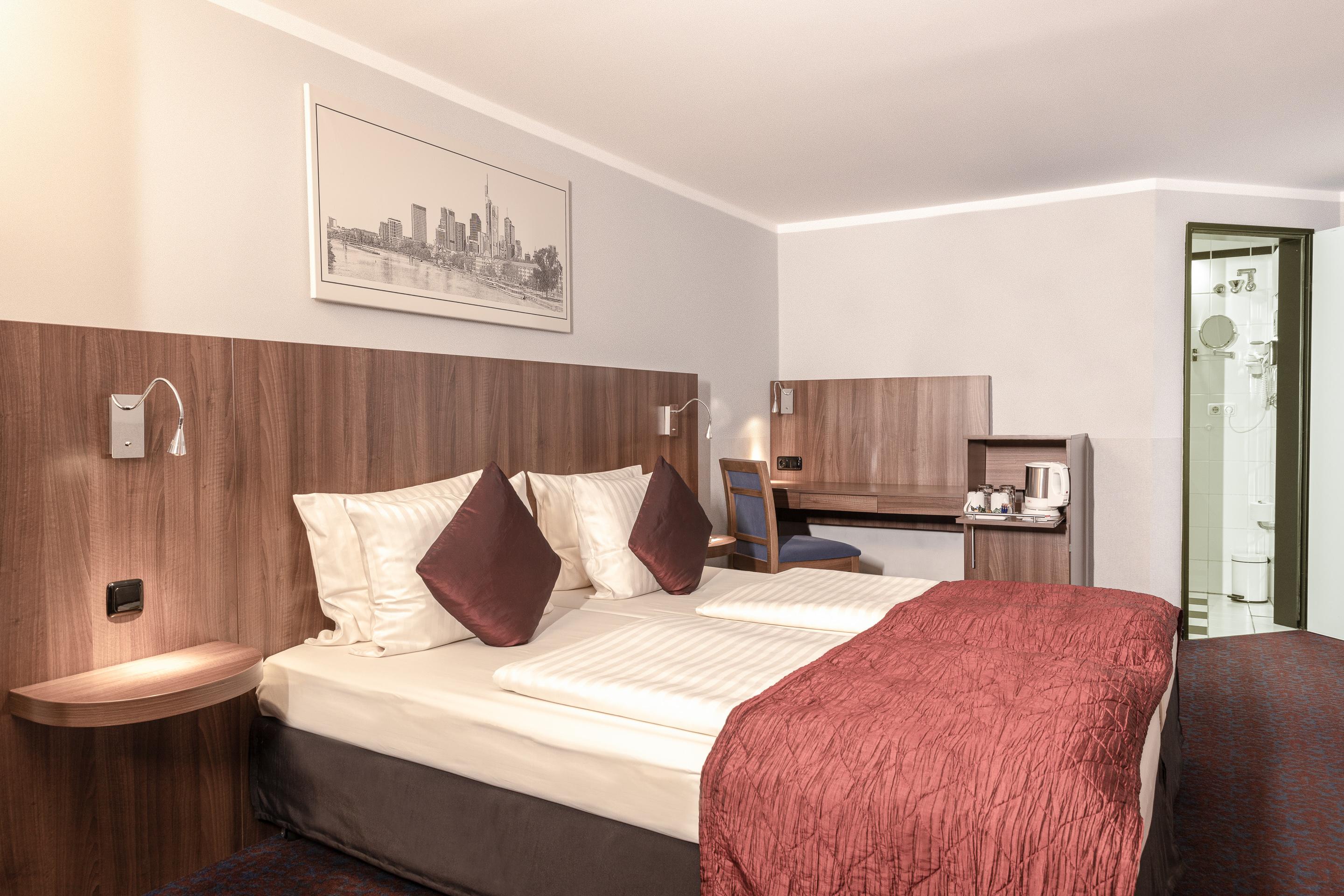 Ramada By Wyndham Frankfurt City Centre Франкфурт-на-Майне Экстерьер фото