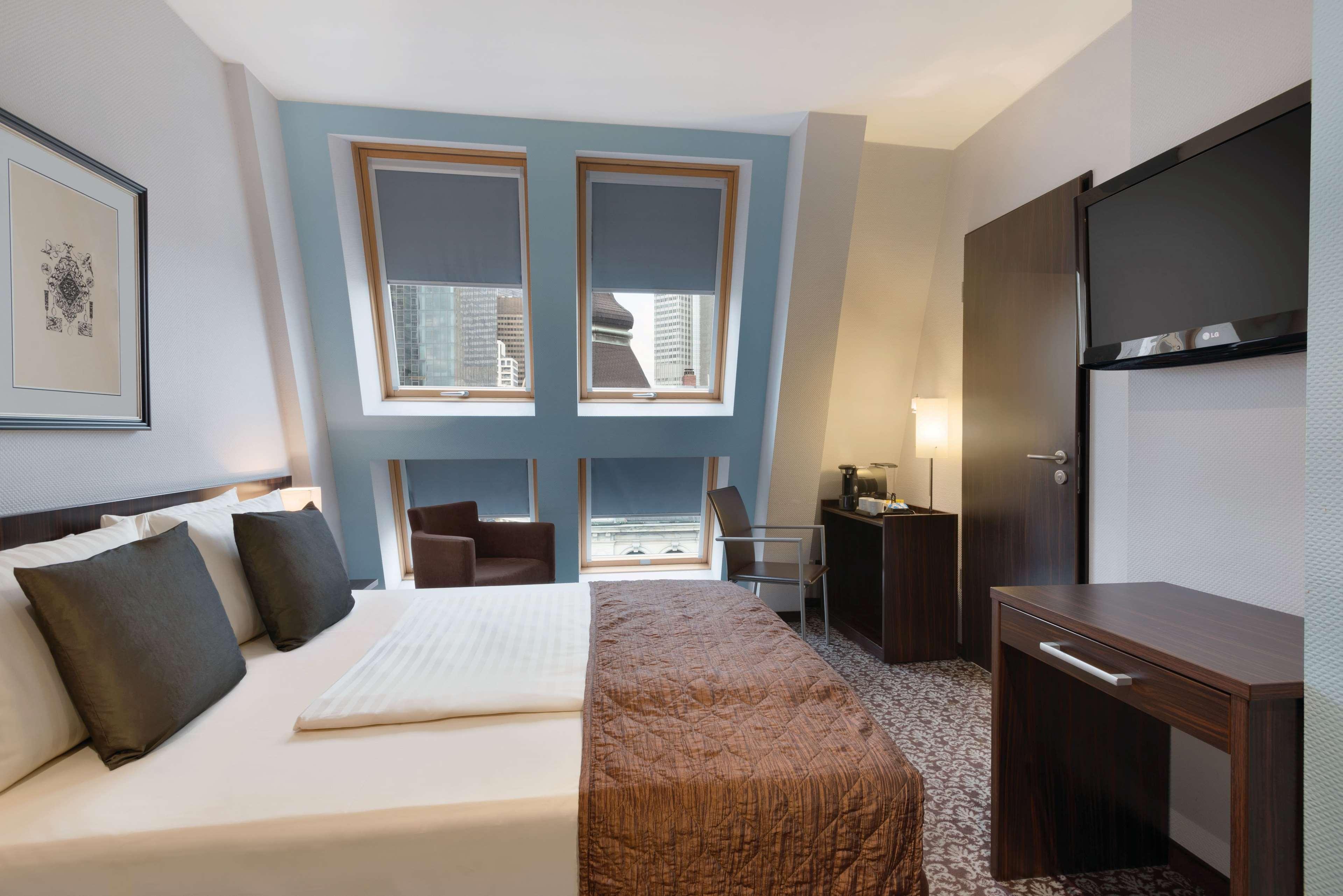 Ramada By Wyndham Frankfurt City Centre Франкфурт-на-Майне Экстерьер фото