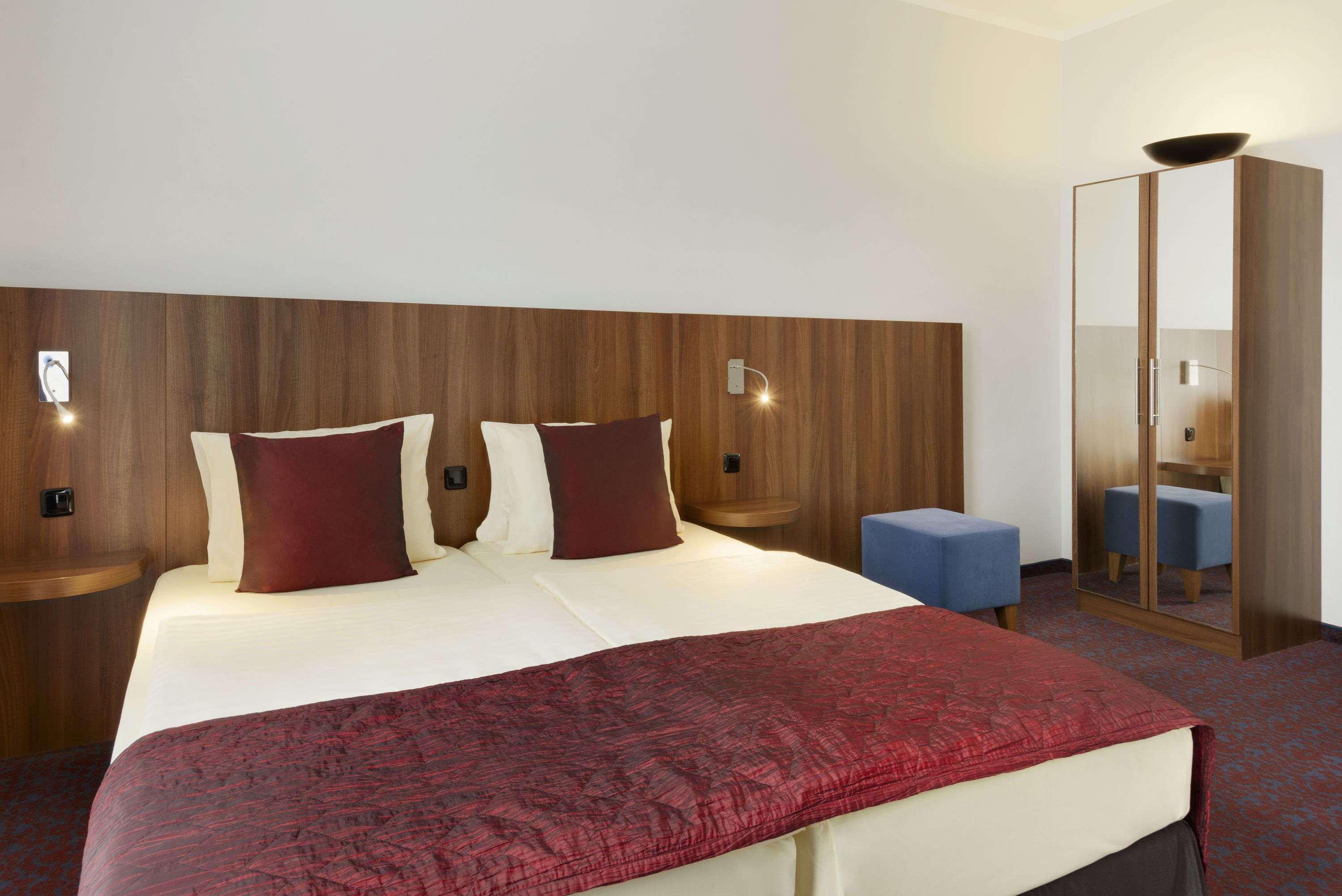 Ramada By Wyndham Frankfurt City Centre Франкфурт-на-Майне Экстерьер фото