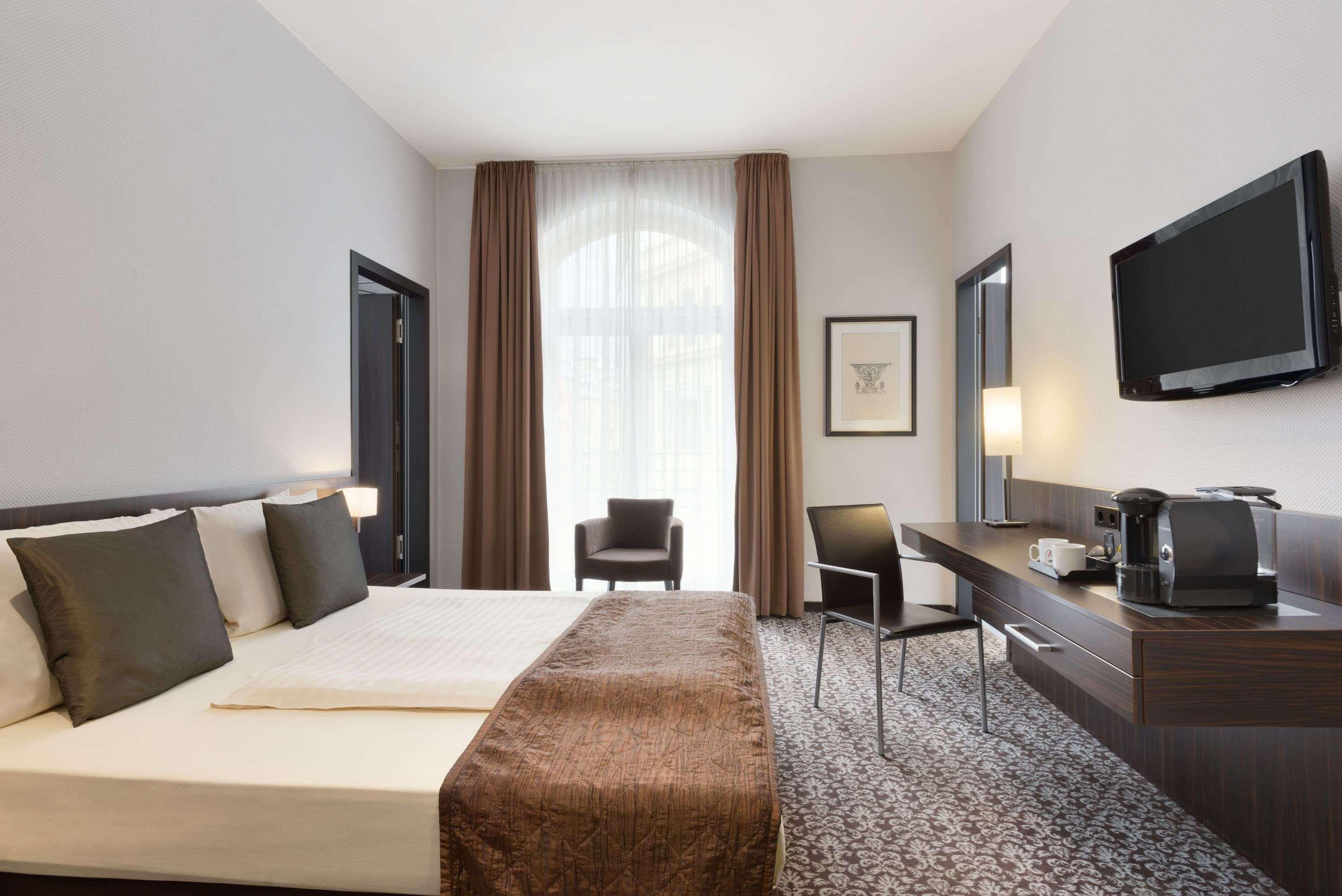 Ramada By Wyndham Frankfurt City Centre Франкфурт-на-Майне Экстерьер фото