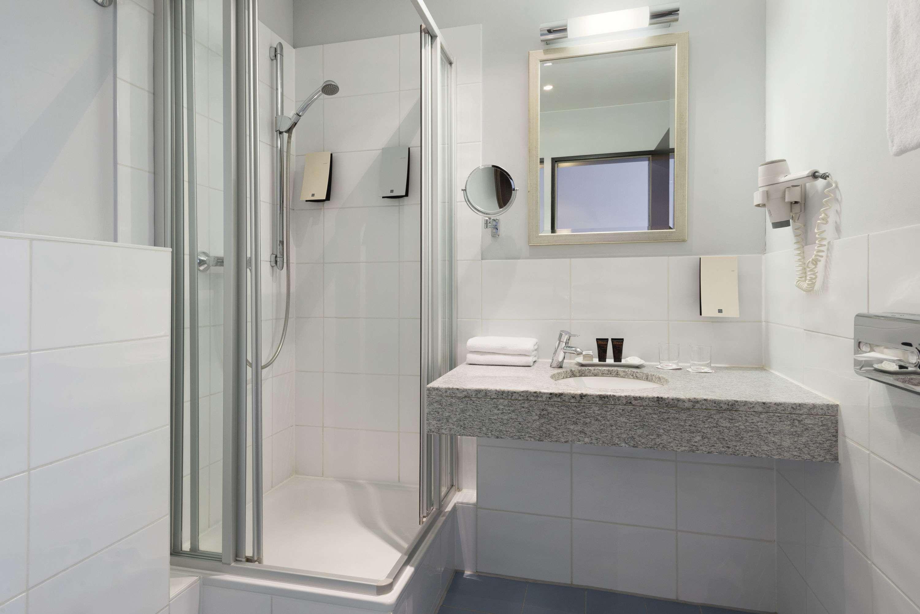 Ramada By Wyndham Frankfurt City Centre Франкфурт-на-Майне Экстерьер фото