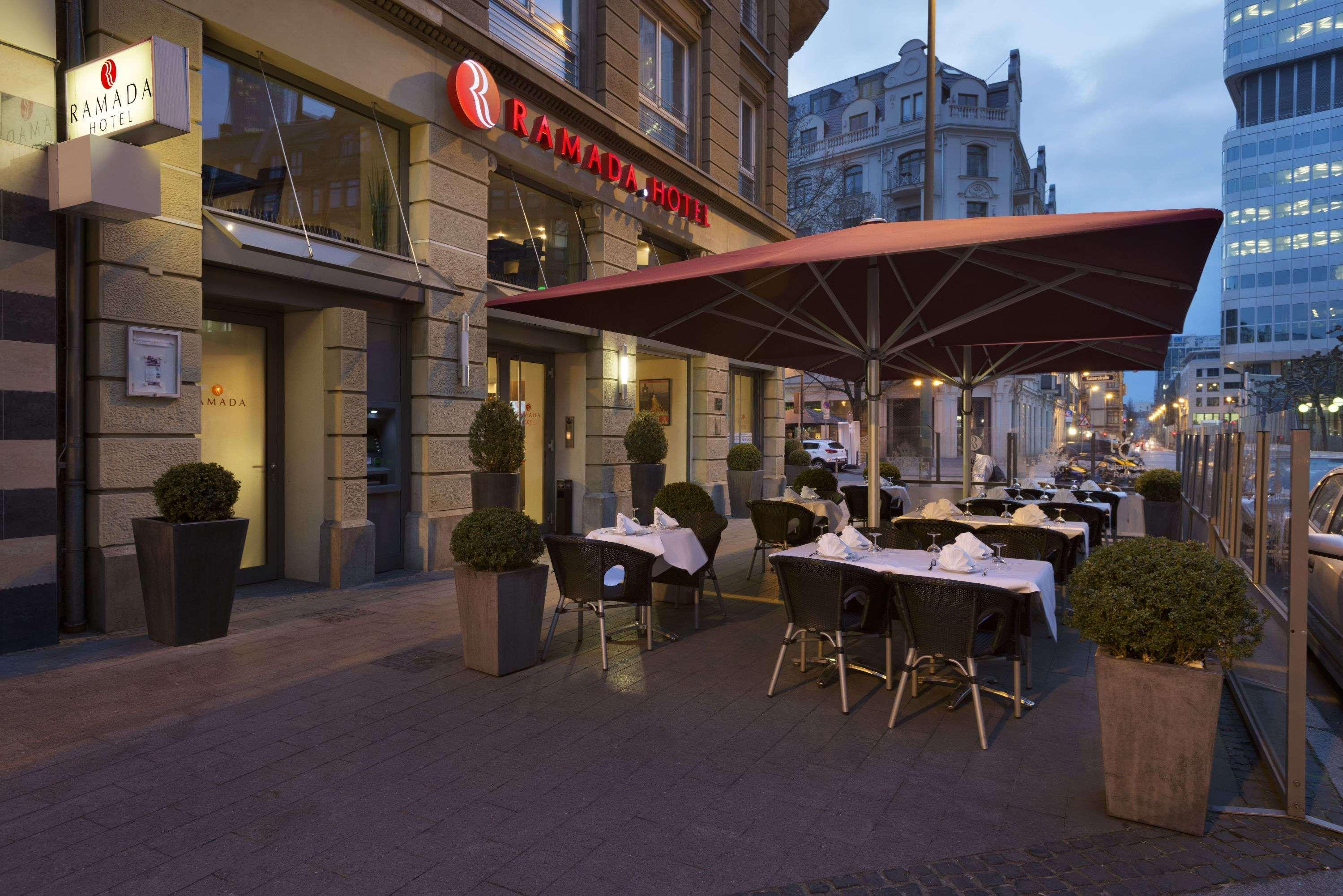 Ramada By Wyndham Frankfurt City Centre Франкфурт-на-Майне Экстерьер фото