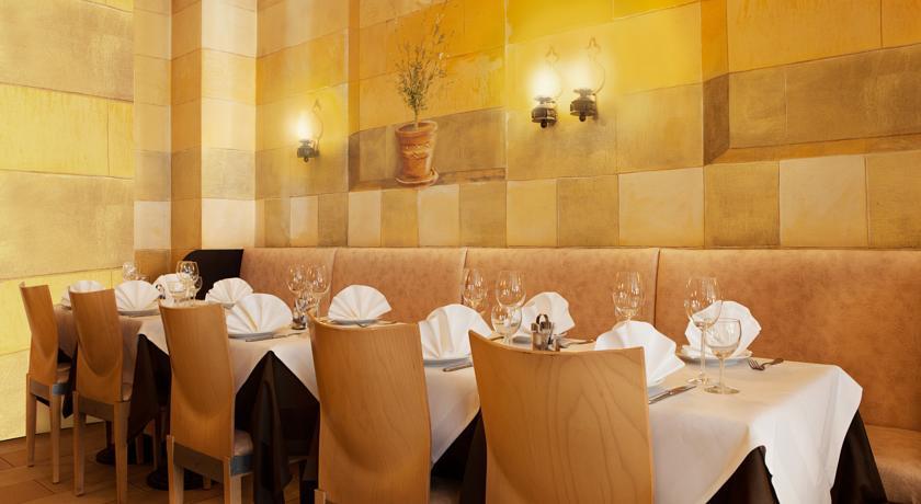 Ramada By Wyndham Frankfurt City Centre Франкфурт-на-Майне Экстерьер фото