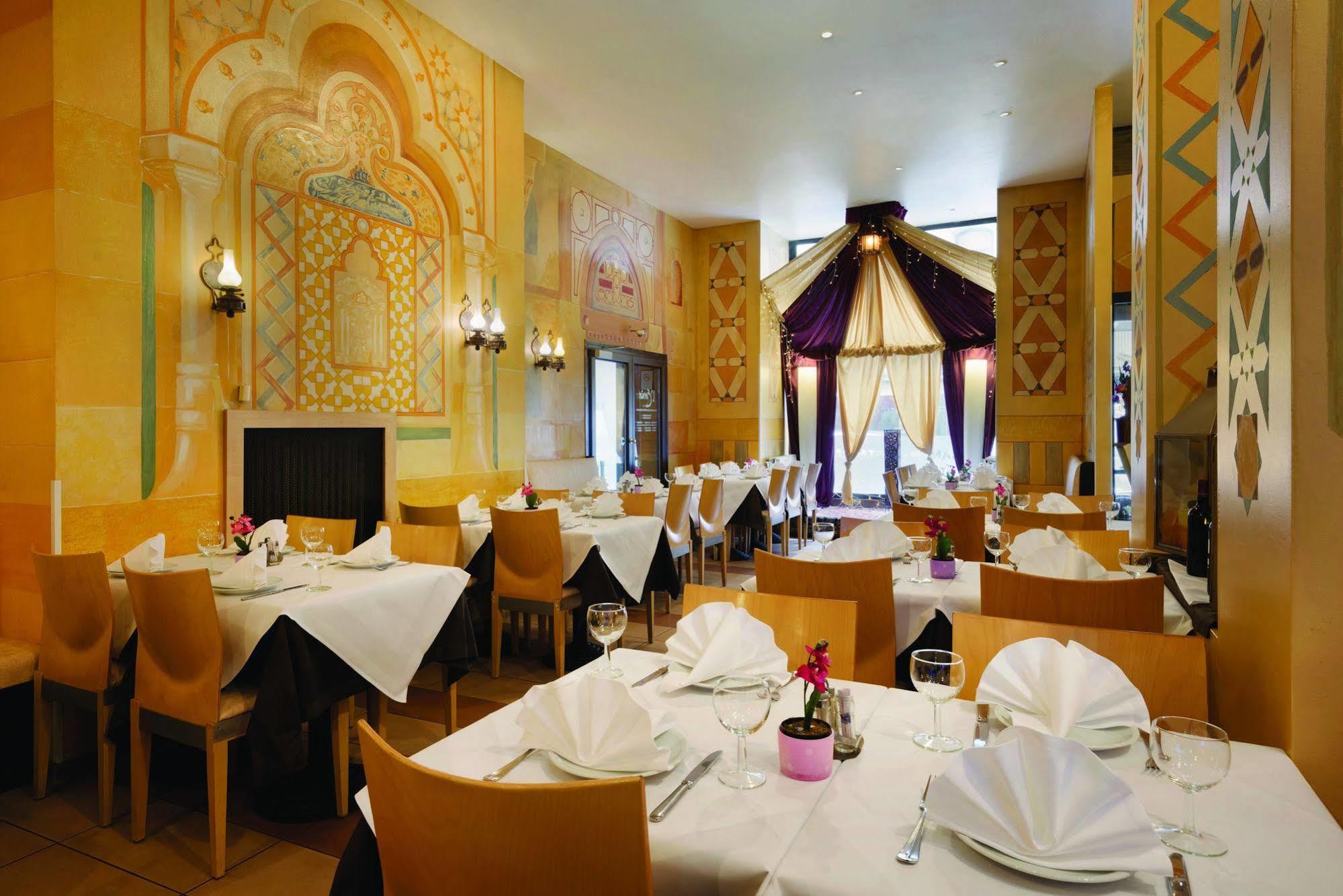 Ramada By Wyndham Frankfurt City Centre Франкфурт-на-Майне Экстерьер фото